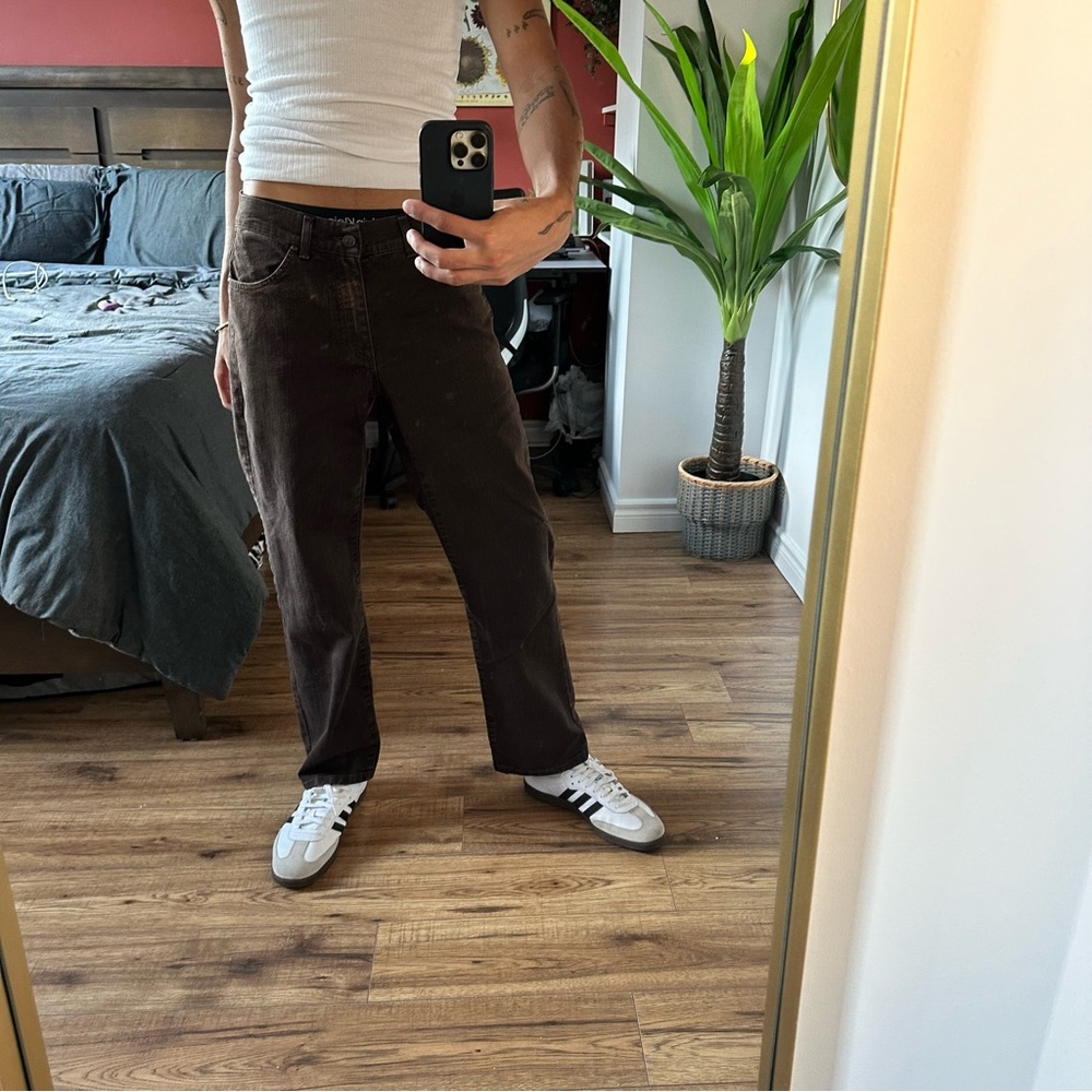 DARK BROWN STRAIGHT FIT JEANS